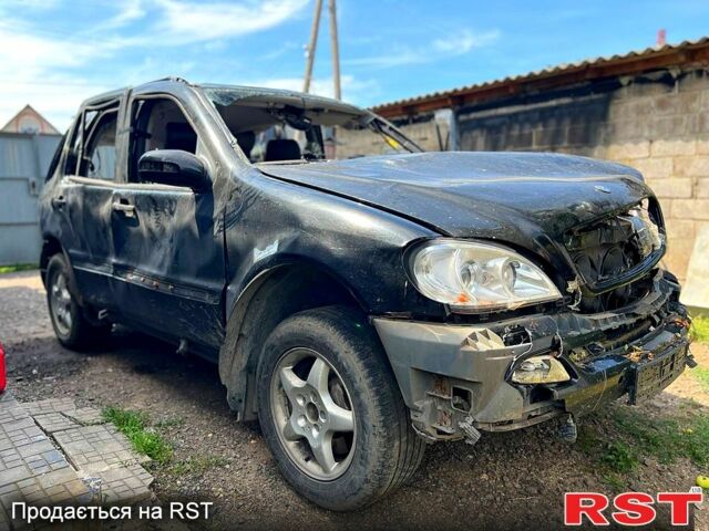 Мерседес МЛ класс, объемом двигателя 3.7 л и пробегом 400 тыс. км за 1600 $, фото 1 на Automoto.ua
