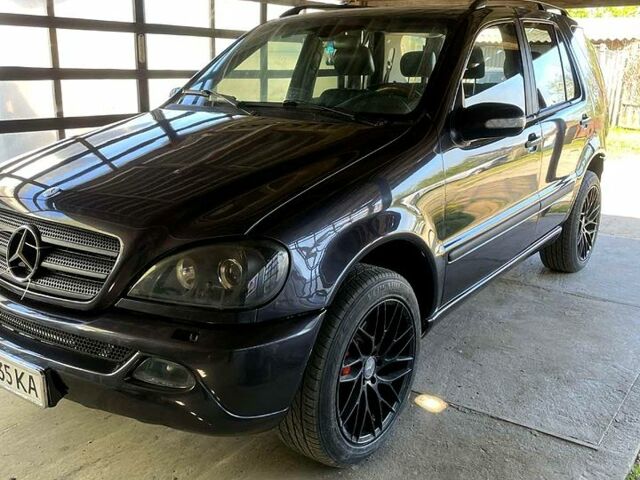 Сірий Мерседес МЛ класс, об'ємом двигуна 4 л та пробігом 0 тис. км за 6000 $, фото 1 на Automoto.ua