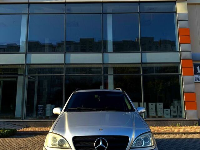 Сірий Мерседес МЛ класс, об'ємом двигуна 2.7 л та пробігом 388 тис. км за 6800 $, фото 1 на Automoto.ua