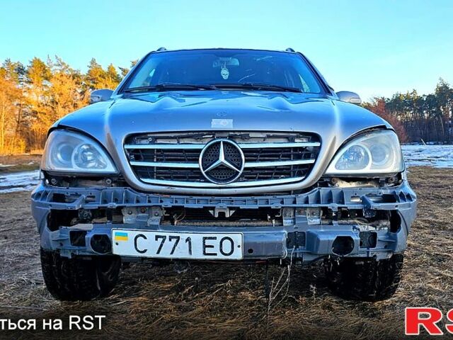 Серый Мерседес МЛ класс, объемом двигателя 2.7 л и пробегом 0 тыс. км за 2700 $, фото 1 на Automoto.ua