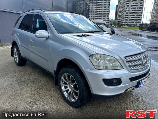 Мерседес МЛ класс 2007 у Києві на Automoto.ua Сірий Мерседес МЛ класс, об'ємом двигуна 3 л та пробігом 287 тис. км за 6000 $, фото 1 на Automoto.ua