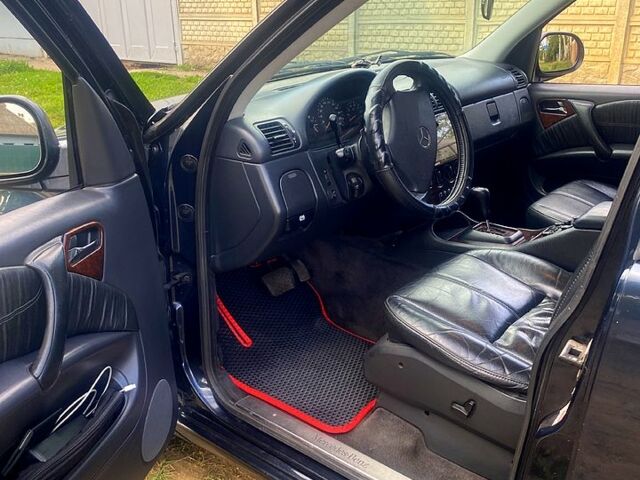 Синій Мерседес МЛ класс, об'ємом двигуна 3.2 л та пробігом 319 тис. км за 5300 $, фото 1 на Automoto.ua