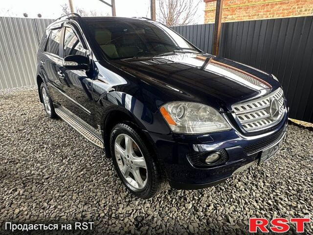 Синій Мерседес МЛ класс, об'ємом двигуна 3.5 л та пробігом 199 тис. км за 11000 $, фото 1 на Automoto.ua