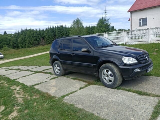 Чорний Мерседес МЛ, об'ємом двигуна 2.7 л та пробігом 380 тис. км за 6300 $, фото 1 на Automoto.ua