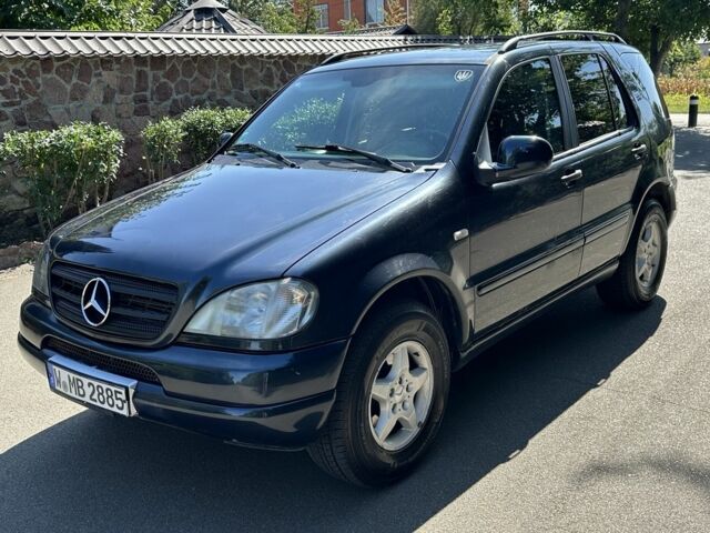 Мерседес МЛ, об'ємом двигуна 2.7 л та пробігом 300 тис. км за 4000 $, фото 1 на Automoto.ua