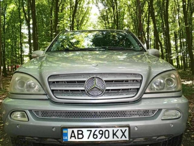 Серый Мерседес МЛ, объемом двигателя 2.7 л и пробегом 290 тыс. км за 7500 $, фото 1 на Automoto.ua