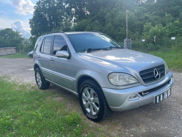 Сірий Мерседес МЛ, об'ємом двигуна 4 л та пробігом 360 тис. км за 4000 $, фото 1 на Automoto.ua