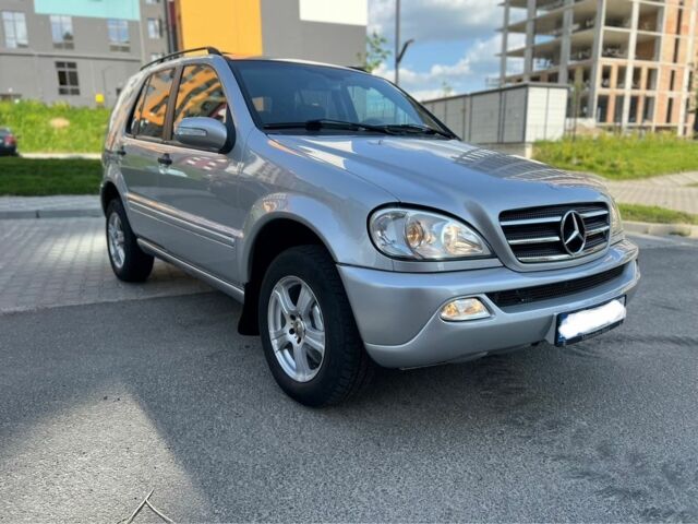 Серый Мерседес МЛ, объемом двигателя 2.7 л и пробегом 361 тыс. км за 3500 $, фото 1 на Automoto.ua