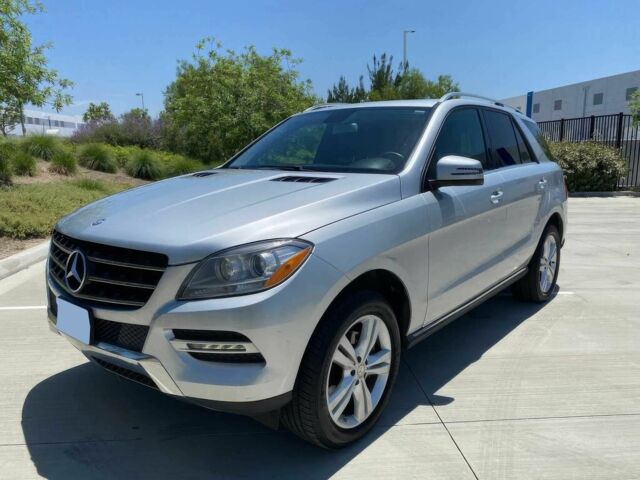 Серый Мерседес МЛ, объемом двигателя 3 л и пробегом 147 тыс. км за 6900 $, фото 1 на Automoto.ua