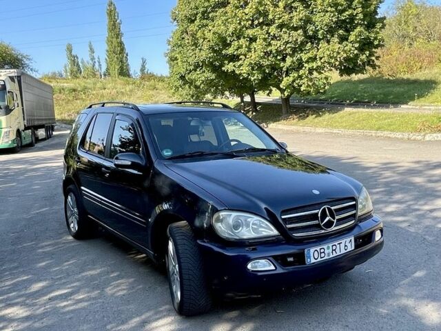 Синий Мерседес МЛ, объемом двигателя 2.7 л и пробегом 350 тыс. км за 4300 $, фото 1 на Automoto.ua