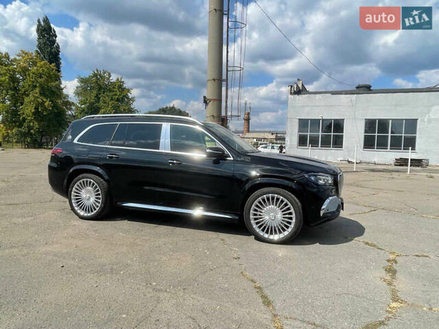 Черный Мерседес Майбах, объемом двигателя 4 л и пробегом 75 тыс. км за 155000 $, фото 1 на Automoto.ua