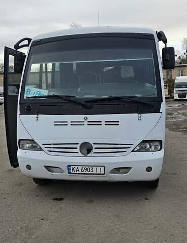 Белый Мерседес Медио, объемом двигателя 4.7 л и пробегом 650 тыс. км за 13000 $, фото 1 на Automoto.ua