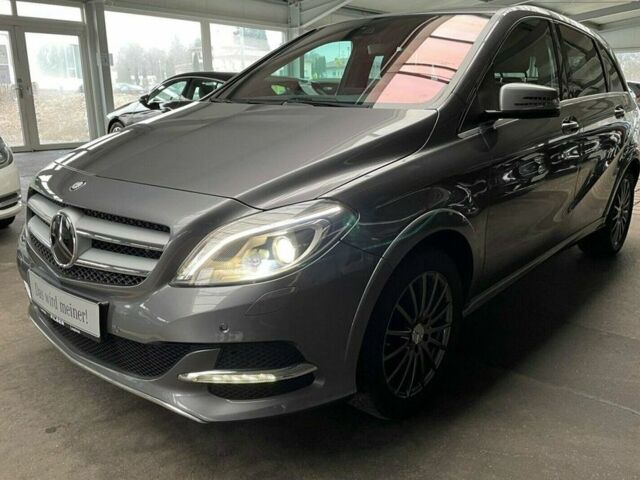 Серый Мерседес Мерседес, объемом двигателя 0 л и пробегом 38 тыс. км за 25979 $, фото 1 на Automoto.ua