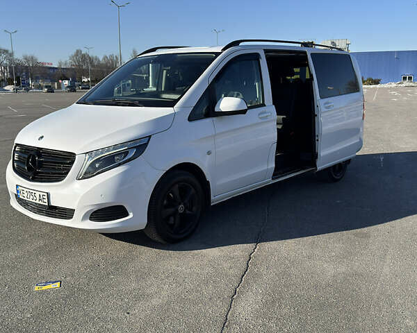 Білий Мерседес Metris, об'ємом двигуна 2 л та пробігом 147 тис. км за 26300 $, фото 1 на Automoto.ua