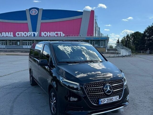 Чорний Мерседес Metris, об'ємом двигуна 2 л та пробігом 181 тис. км за 26000 $, фото 1 на Automoto.ua