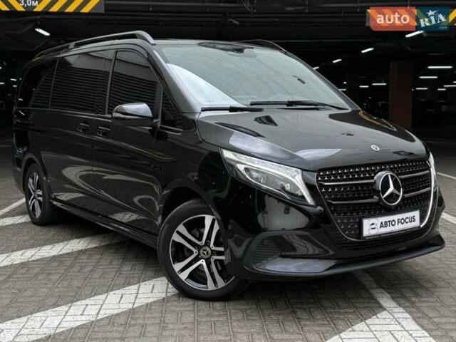 Черный Мерседес Metris, объемом двигателя 1.99 л и пробегом 22 тыс. км за 49990 $, фото 1 на Automoto.ua