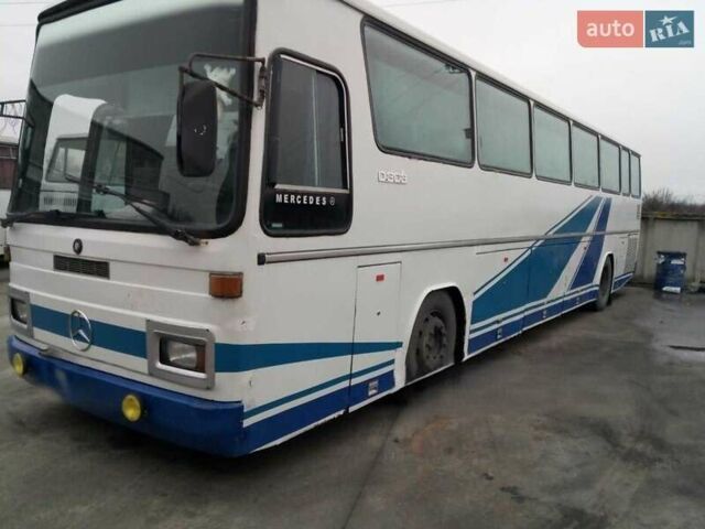 Белый Мерседес О 303, объемом двигателя 14.85 л и пробегом 500 тыс. км за 4000 $, фото 1 на Automoto.ua
