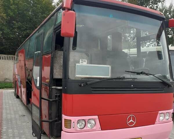 Красный Мерседес О 303, объемом двигателя 0 л и пробегом 800 тыс. км за 10000 $, фото 1 на Automoto.ua