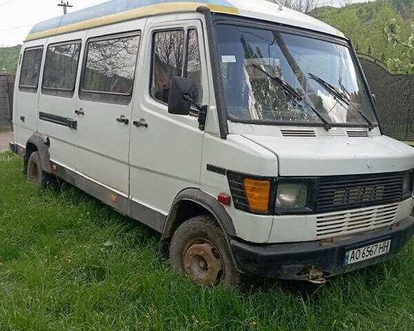 Білий Мерседес О 407, об'ємом двигуна 2.87 л та пробігом 632 тис. км за 2390 $, фото 1 на Automoto.ua