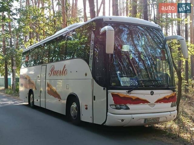 Белый Мерседес OC 500, объемом двигателя 11.97 л и пробегом 950 тыс. км за 41000 $, фото 1 на Automoto.ua