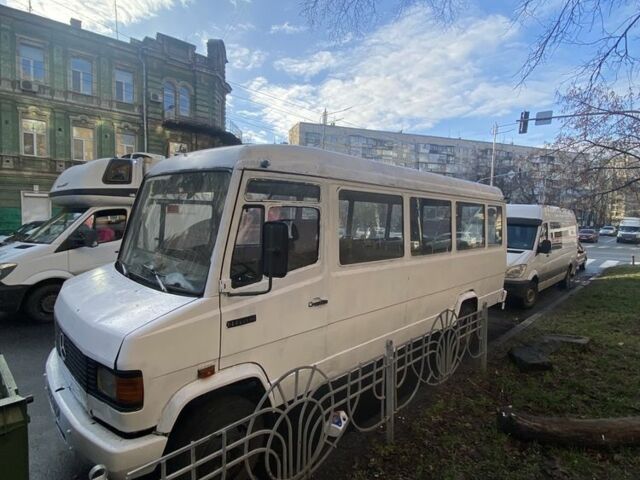 Белый Мерседес Р-Класс, объемом двигателя 4 л и пробегом 600 тыс. км за 3000 $, фото 1 на Automoto.ua