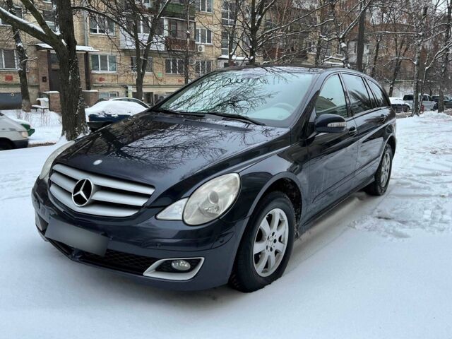 Черный Мерседес Р-Класс, объемом двигателя 3.2 л и пробегом 330 тыс. км за 5766 $, фото 1 на Automoto.ua