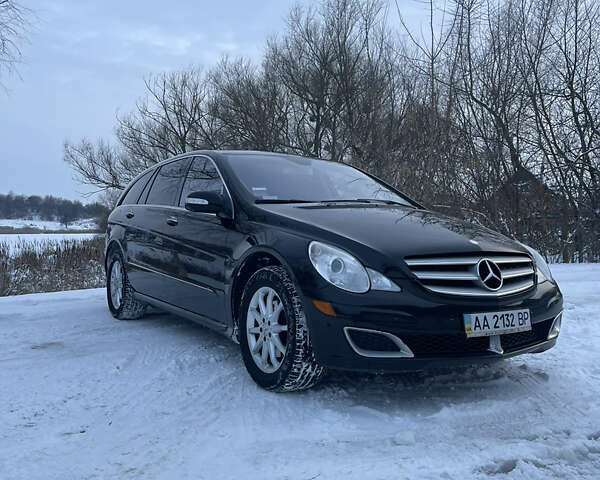 Черный Мерседес Р-Класс, объемом двигателя 5 л и пробегом 95 тыс. км за 11500 $, фото 1 на Automoto.ua