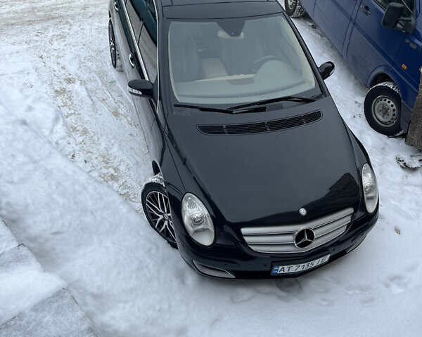 Черный Мерседес Р-Класс, объемом двигателя 3.5 л и пробегом 300 тыс. км за 7500 $, фото 1 на Automoto.ua