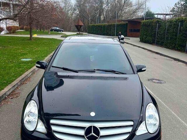 Черный Мерседес Р-Класс, объемом двигателя 3.5 л и пробегом 25000 тыс. км за 12000 $, фото 1 на Automoto.ua