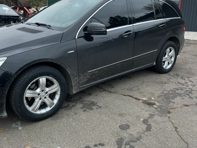 Черный Мерседес Р-Класс, объемом двигателя 3.6 л и пробегом 367 тыс. км за 15500 $, фото 1 на Automoto.ua