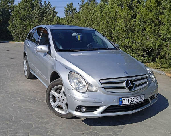 Серый Мерседес Р-Класс, объемом двигателя 3 л и пробегом 390 тыс. км за 8000 $, фото 1 на Automoto.ua