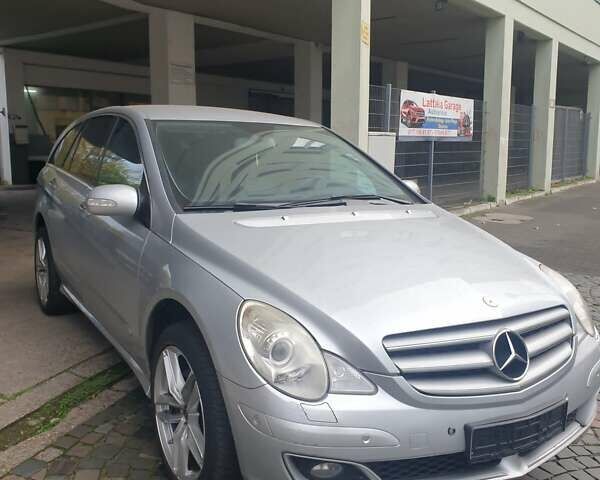 Сірий Мерседес Р-Клас, об'ємом двигуна 0 л та пробігом 240 тис. км за 10000 $, фото 1 на Automoto.ua