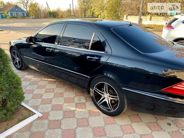 Чорний Мерседес С 220, об'ємом двигуна 3.5 л та пробігом 187 тис. км за 9300 $, фото 1 на Automoto.ua