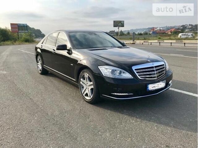 Чорний Мерседес С 350, об'ємом двигуна 0 л та пробігом 150 тис. км за 28600 $, фото 1 на Automoto.ua