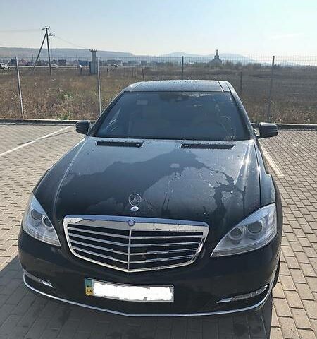 Чорний Мерседес С 350, об'ємом двигуна 3 л та пробігом 126 тис. км за 32000 $, фото 1 на Automoto.ua