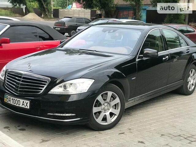 Чорний Мерседес С 350, об'ємом двигуна 0 л та пробігом 92 тис. км за 37500 $, фото 1 на Automoto.ua