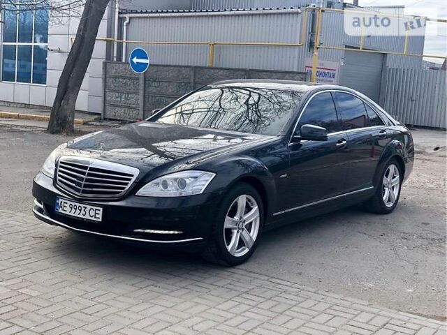 Мерседес С 350, объемом двигателя 3 л и пробегом 176 тыс. км за 33999 $, фото 1 на Automoto.ua