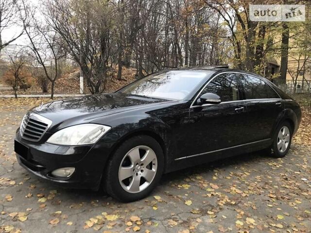 Чорний Мерседес С 500, об'ємом двигуна 4.7 л та пробігом 350 тис. км за 15800 $, фото 1 на Automoto.ua