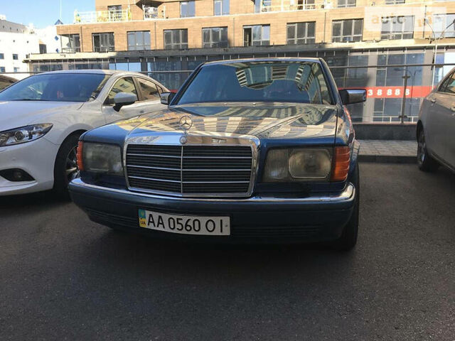 Синий Мерседес S 560, объемом двигателя 5.6 л и пробегом 300 тыс. км за 19999 $, фото 1 на Automoto.ua