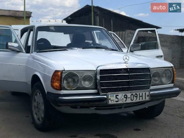 Білий Мерседес С Клас, об'ємом двигуна 2 л та пробігом 450 тис. км за 2000 $, фото 1 на Automoto.ua