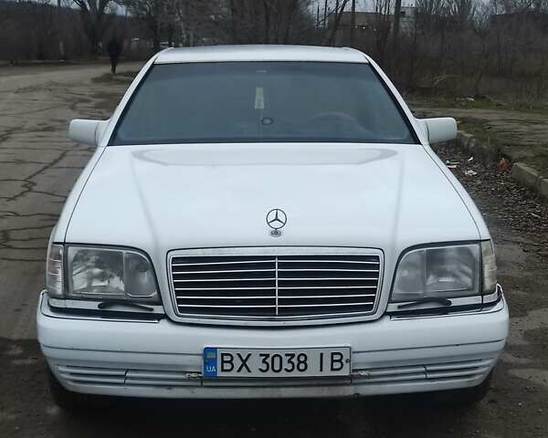 Білий Мерседес С Клас, об'ємом двигуна 3.2 л та пробігом 308 тис. км за 4700 $, фото 1 на Automoto.ua