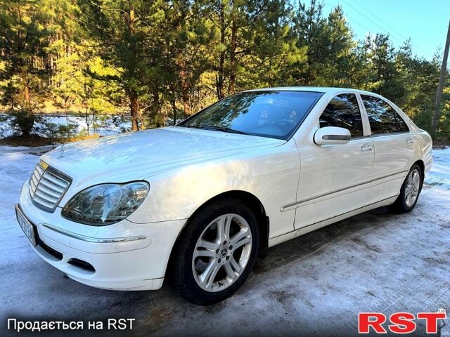 Білий Мерседес С Клас, об'ємом двигуна 5 л та пробігом 325 тис. км за 4850 $, фото 1 на Automoto.ua