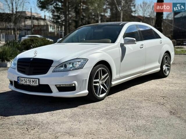 Белый Мерседес С Класс, объемом двигателя 5.44 л и пробегом 220 тыс. км за 12000 $, фото 1 на Automoto.ua