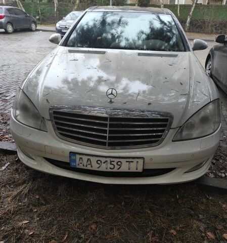 Білий Мерседес С Клас, об'ємом двигуна 3.5 л та пробігом 320 тис. км за 11000 $, фото 1 на Automoto.ua