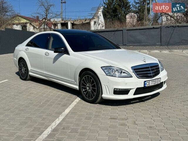 Белый Мерседес С Класс, объемом двигателя 5.5 л и пробегом 190 тыс. км за 12750 $, фото 1 на Automoto.ua