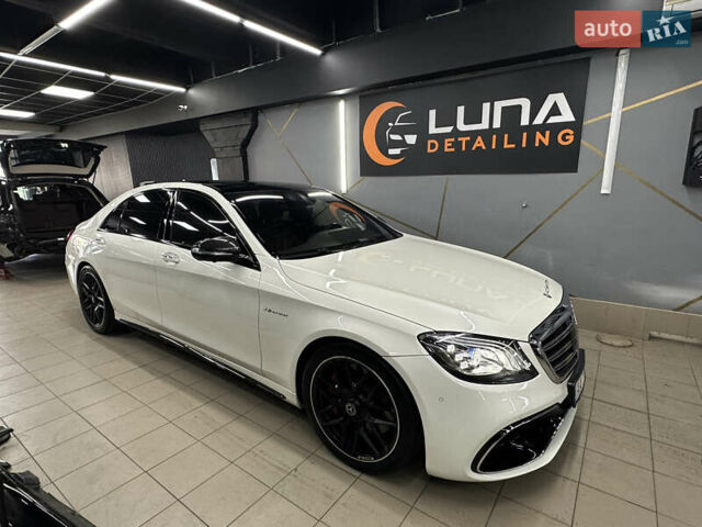 Белый Мерседес С Класс, объемом двигателя 5.5 л и пробегом 102 тыс. км за 52500 $, фото 1 на Automoto.ua