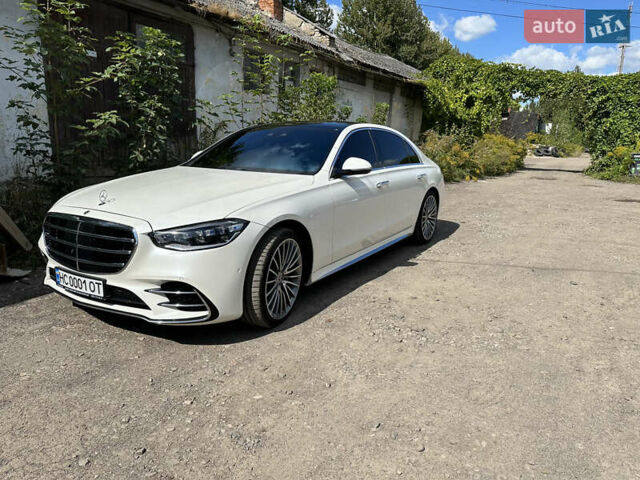 Белый Мерседес С Класс, объемом двигателя 3.98 л и пробегом 146 тыс. км за 100000 $, фото 1 на Automoto.ua