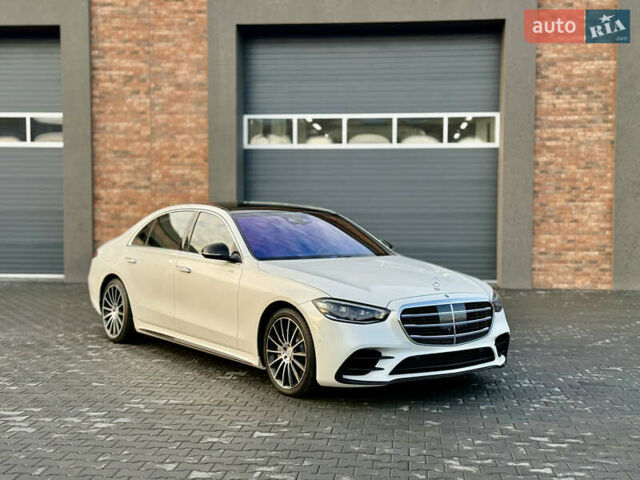 Белый Мерседес С Класс, объемом двигателя 4 л и пробегом 76 тыс. км за 90000 $, фото 1 на Automoto.ua