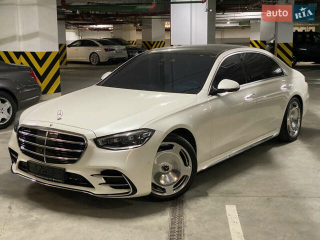 Білий Мерседес С Клас, об'ємом двигуна 3.98 л та пробігом 6 тис. км за 178000 $, фото 1 на Automoto.ua