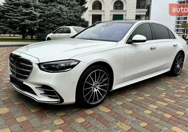 Білий Мерседес С Клас, об'ємом двигуна 3.98 л та пробігом 21 тис. км за 132000 $, фото 1 на Automoto.ua